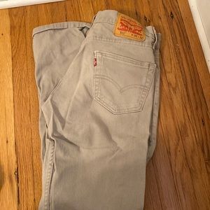 Levi’s cream/tan/khaki pants